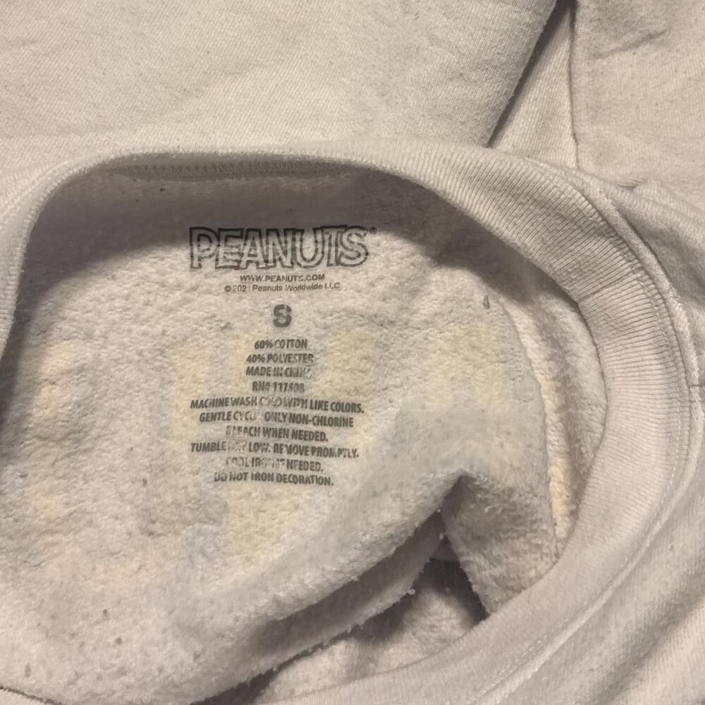 Peanuts White Crewneck Sweatshirt Small Preowned - Picture 3 of 3